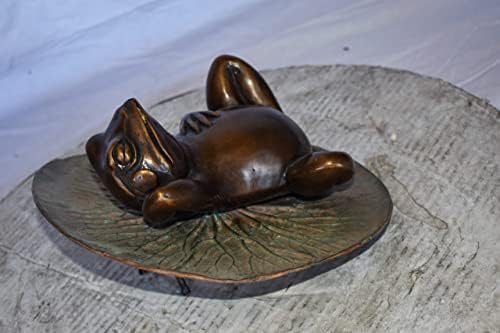 Relaxed Frog with Piped Bronze Statue Fountain