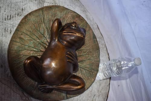 Relaxed Frog with Piped Bronze Statue Fountain