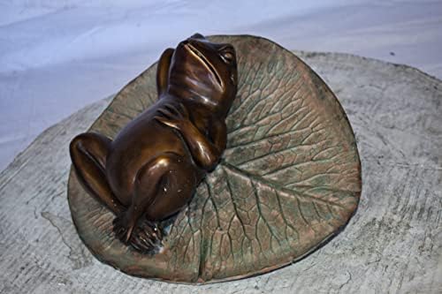 Relaxed Frog with Piped Bronze Statue Fountain